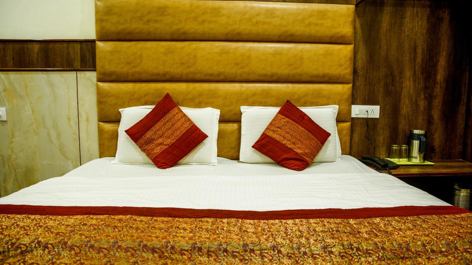 Hotel Raghunath Jammu Eksteriør bilde