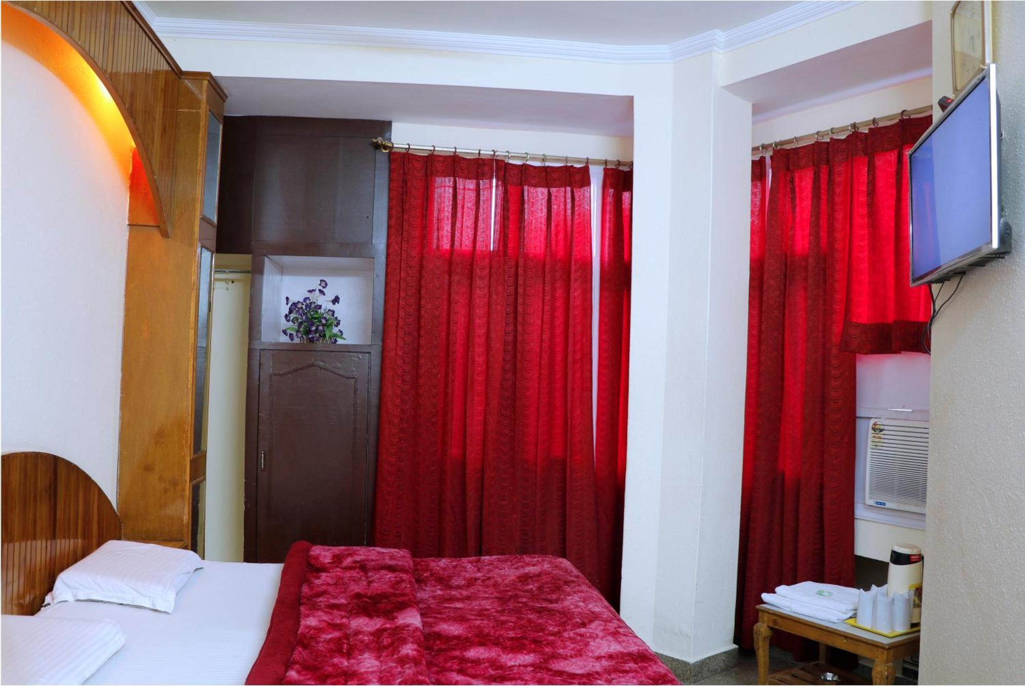 Hotel Raghunath Jammu Eksteriør bilde