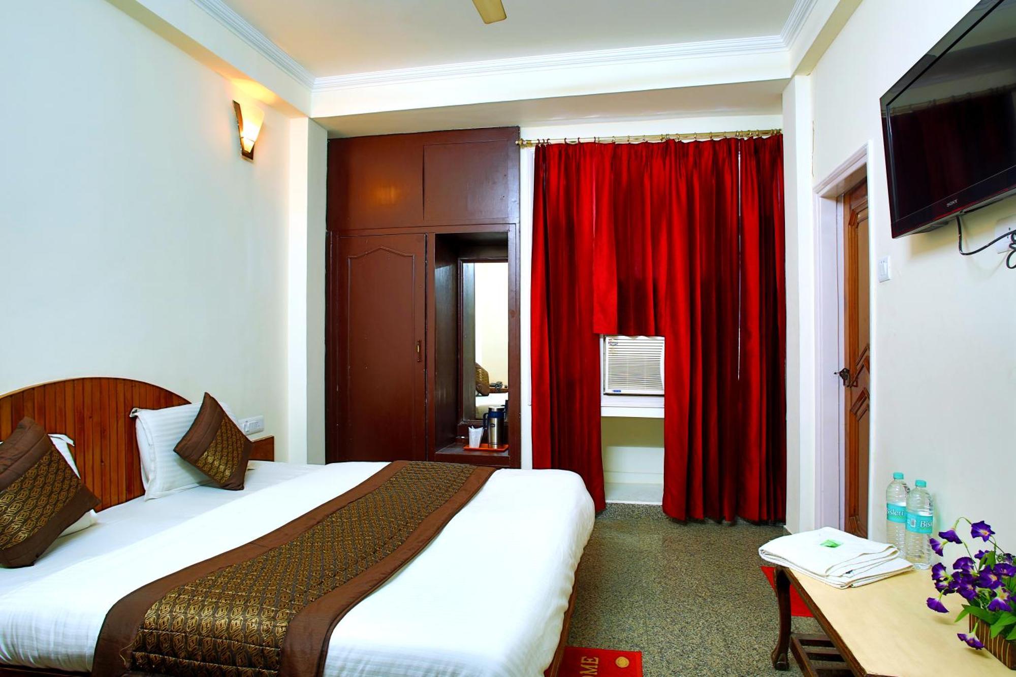Hotel Raghunath Jammu Eksteriør bilde
