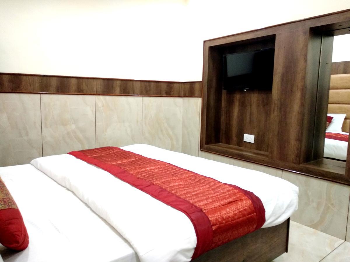 Hotel Raghunath Jammu Eksteriør bilde