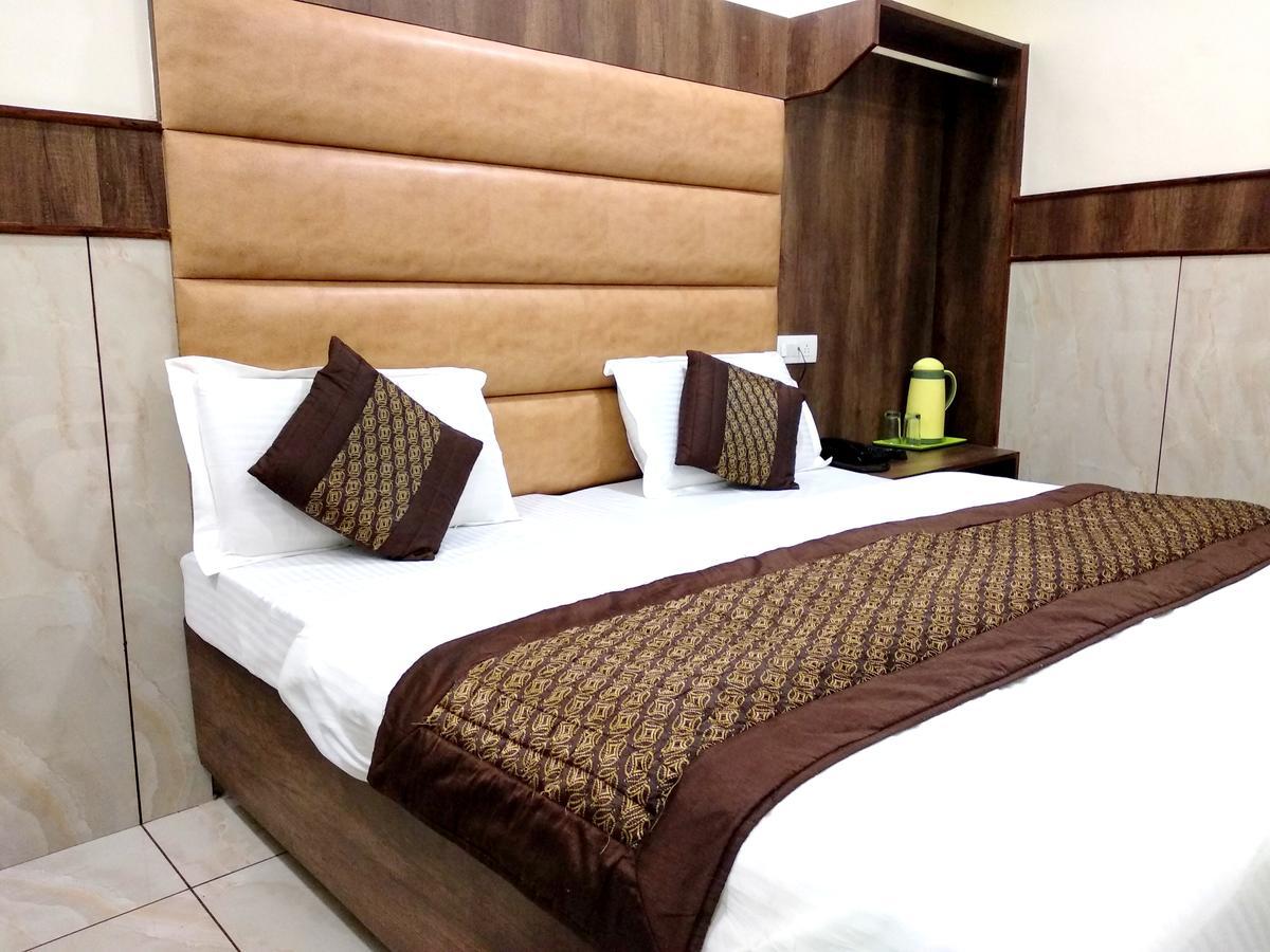 Hotel Raghunath Jammu Eksteriør bilde