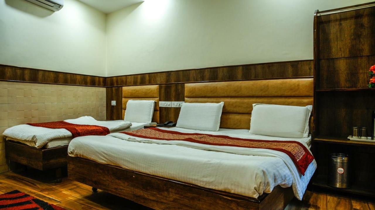 Hotel Raghunath Jammu Eksteriør bilde